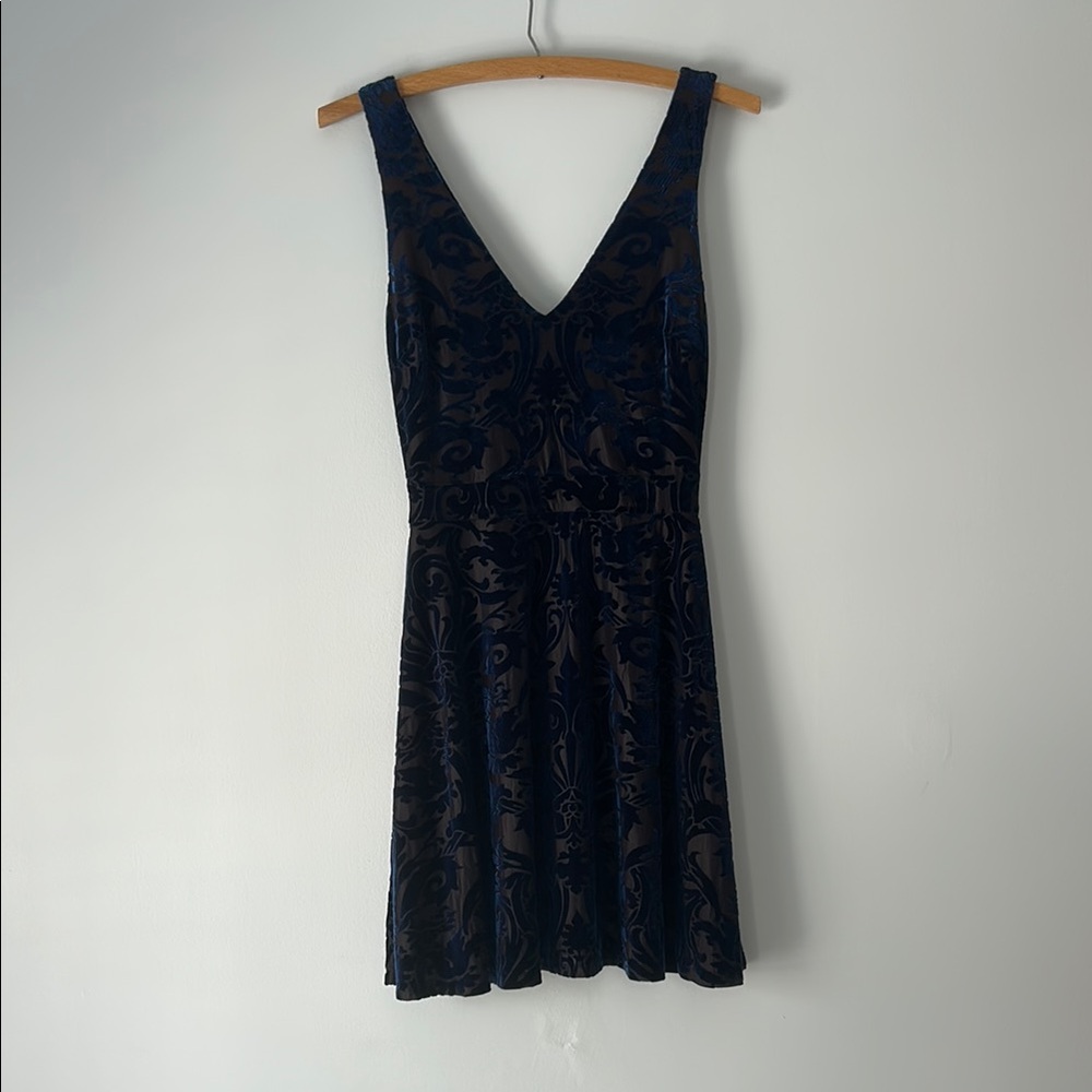 Elegant Blue Velvet Patterned Dress